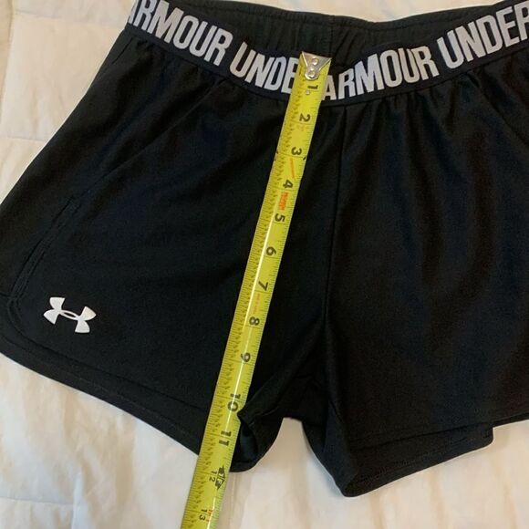 UNDERARMOUR, running shorts, small, with pockets - Picture 6 of 11